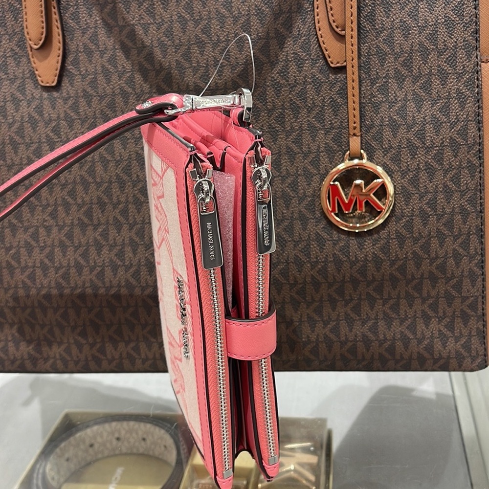 MICHAEL KORS JET SET TRAVEL 35S3GTVW7J LIGHT SAGE LG DOUBLE ZIP WRISTLET-WALLET- - Picture 12 of 16